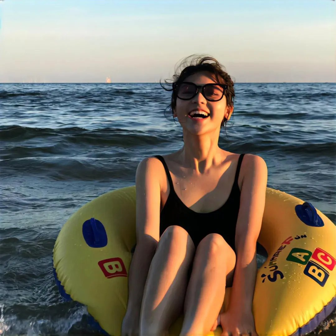 美丽小魔头 海报